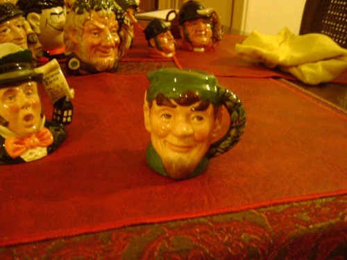 Excelente Jarra Royal Doulton El Duende (elf) Para Navidad