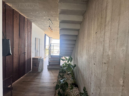 Casa Con Excelente Diseño En Barrio Marinas Puertos Del Lago