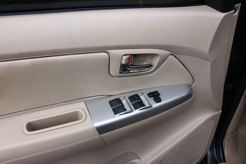 Toyota Fortuner 3.0 Sr5 Diésel 4x4 At