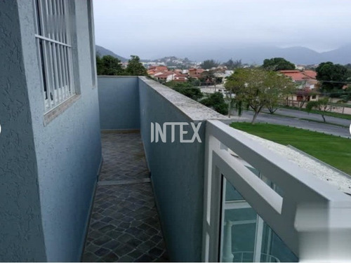 Imagem 2 de 25 de Ótima Casa Próximo A Praia, Em Rua Tranquila Com 4 Quartos, 3 Suítes, 2 Garagens, Interfone, 260 Metros Dentro De Camboinhas. - Ca00614 - 69814636