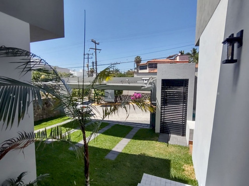 Casa Minimalista En Venta En Burgos Bugambilias, Temixco Morelos.