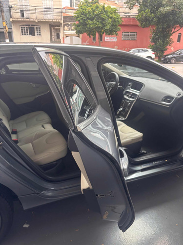 Volvo V40 2.0 T4 Momentum Drive-e 5p