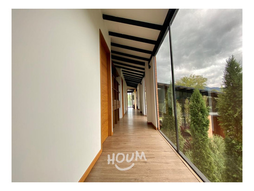 Imagen 20 de 30 de Casa En San Miguel. 5 Habitaciones, 580 M²