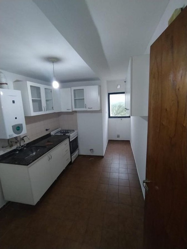 Departamento En Venta De 2 Dormitorios En Complejo Cerrado Arcos Del Cerro