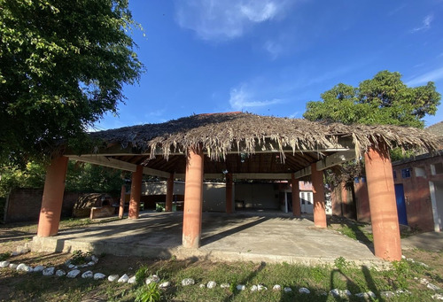 Terreno En El Coacoyul, A Pie De Carretera, Ideal Para Restaurant