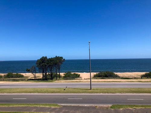 Imagen 9 de 24 de Apartamento En Venta De 3 Dormitorios En Playa Mansa (ref: Lij-5136)