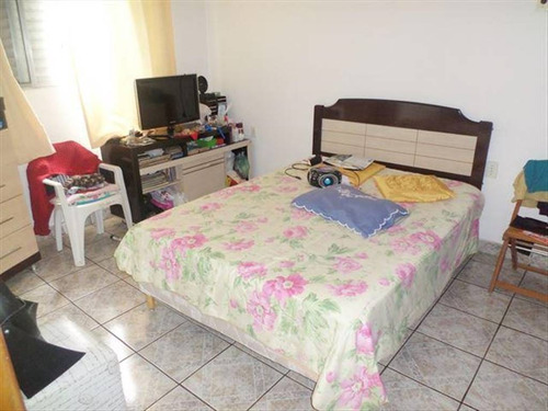Imagem 15 de 23 de Ambientes Amplos, Arejados, Quintal, Jardim, Localizado Em Rua Que Não Enche, Proximo Do Centro De São Vicente. - Hm2207