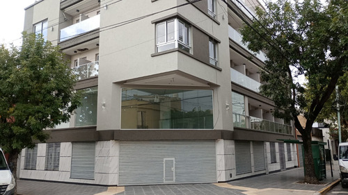 # Mira Esto # Local # Comercial # 145 M2c # Esquina