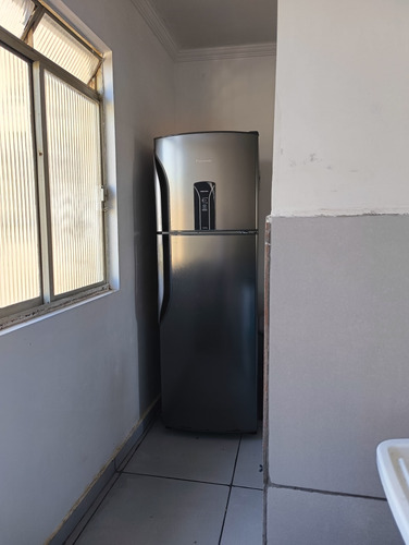 Apartamento Com 2 Quartos E Banheiro