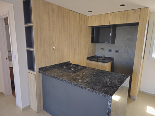 Venta De Departamento De 1 Dormitorio A Estrenar En Salta 3550, Rosario Con Amenities