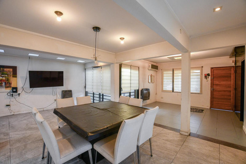 Casa En Venta - Berisso