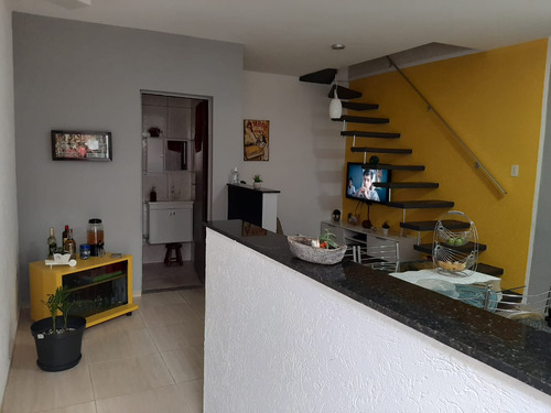 Casa Com 2 Quartos 2 Banheiros Garagem Pra 4 Carros