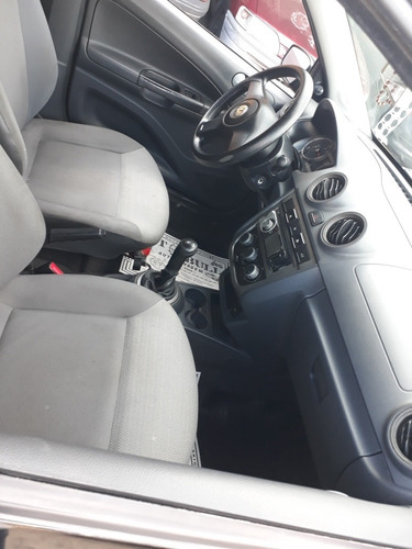 Volkswagen Voyage 2010 1.6 Vht Trend Total Flex I-motion 4p