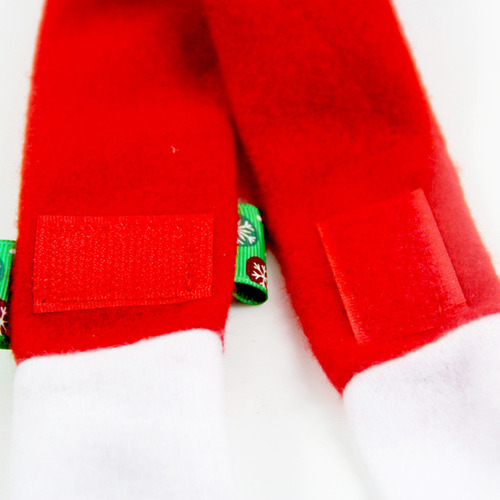 Un Conjunto De Gorro Y Bufanda De Papá Noel Para Perros, Gat