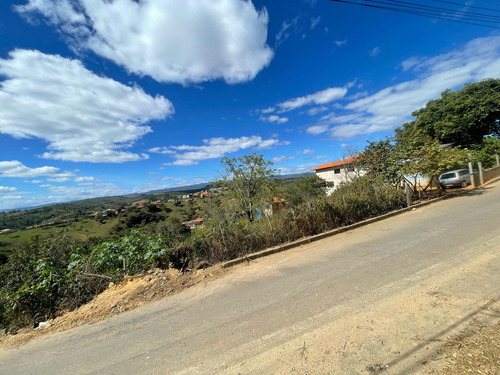 Lote 360m Quadrados Com Água , Luz , Asfalto .