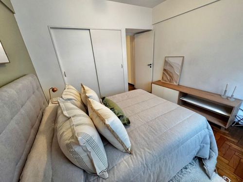 Departamento Dos Ambientes. A La Calle. Balcón. Santiago Del Estero 2200. Venta.