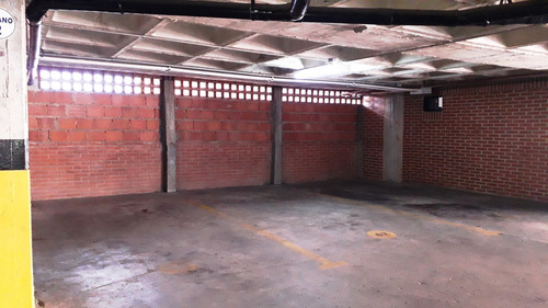 Apartamento En Los Samanes En Venta En Edf Con Tanque Para Agua De 120.000 Litros