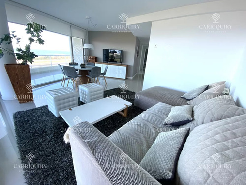 Playa Mansa Apartamento En Venta 3 Dormitorios Y Servicio.
