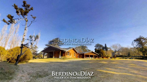 Extraordinaria Casa Con 10.000 M2 De Terreno Sobre Cancha De Golf- Ref: 342