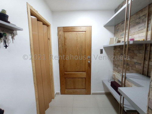 Imagen 6 de 19 de Aa Espectacular Apartamento En Venta En Urbanizacion La Cienaga Maracay #1 22-8120
