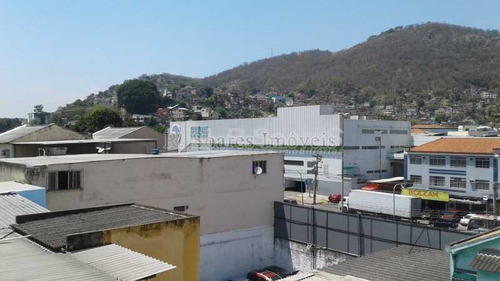 Apartamento Amplo Em Localização Privilegiada - Vvap20629
