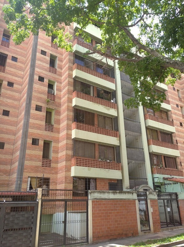 Imagen 11 de 13 de Se Alquila Apartamento En Campo Alegre Res Almendrón Suites - Jg-