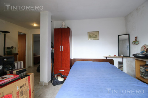 Apta Crédito - Venta Casa 3 Ambientes Con Cochera, Patio, Lavadero Y Balcón En Sarandí