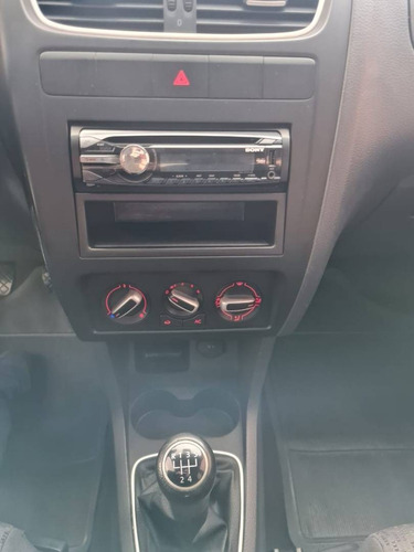 Imagem 8 de 10 de Volkswagen Fox 1.0 Mi Trend 8v Flex 4p Manual