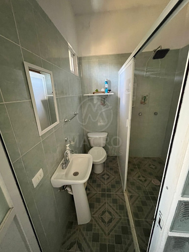 Casa En Venta En Col. Cuauhtemoc De Un Solo Nivel Con Jardín