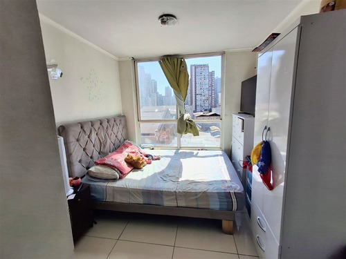 Departamento En Venta De 2 Dorm. En Santiago