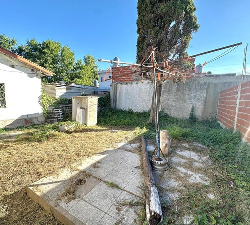 Casa Quinta Con Lote 4 Ambientes Con Amplio Parque Ezpeleta