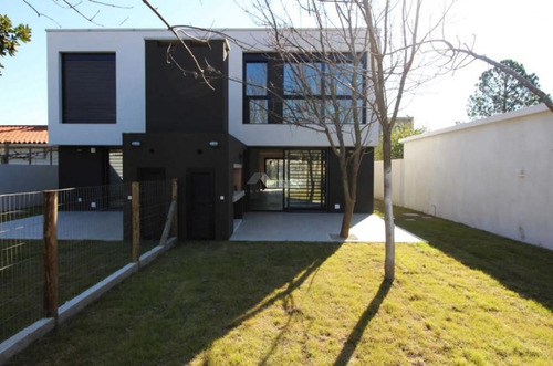Imagen 9 de 10 de Casa Barra De Carrasco Venta 6 Dormitorios, Rivera Y Oribe 2 Casas Con Renta
