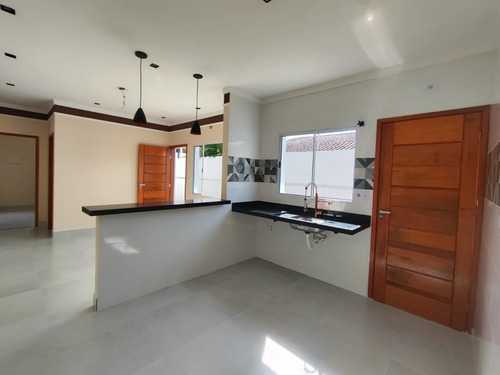 Casa Nova Com Piscina Próximo Da Praia.