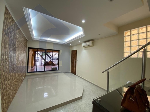 Imagem 3 de 15 de Casa Sobrado Para Venda, 3 Dormitório(s), 174.0m² - 5721