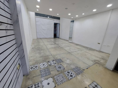 Imagen 3 de 10 de Alquiler Local Comercial, Ubicado En Mezzanina Del Cc Cristal De Naguanagua