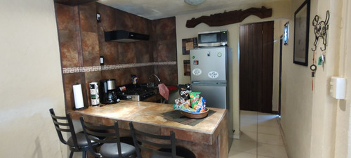 Casa Sola En Venta, Con Alberca, 2 Bungalows, Limites Con Cuernavaca