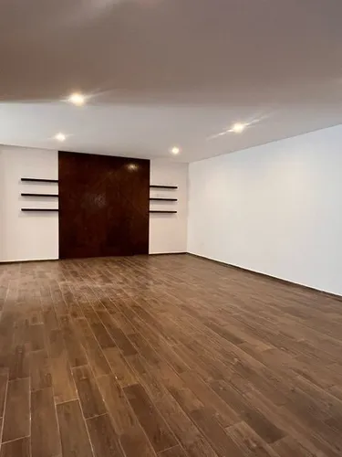 Casa En Venta En Real Del Bosque, Sótano, 4 Recámaras, 4.5 Baños, Equipada, Lujo
