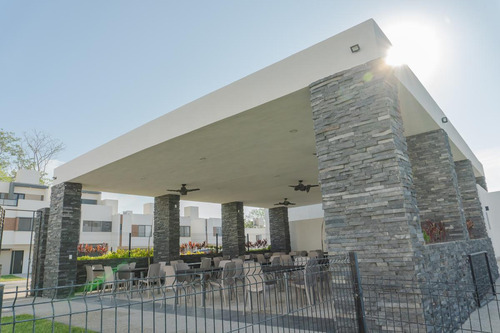 Boca Del Río, Casa En Venta Con Terraza Club.