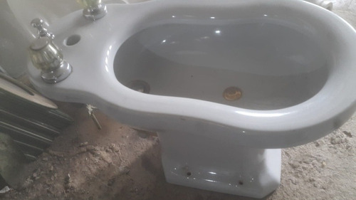 Bidet Antiguo Tipo Ingles Con Grifería 