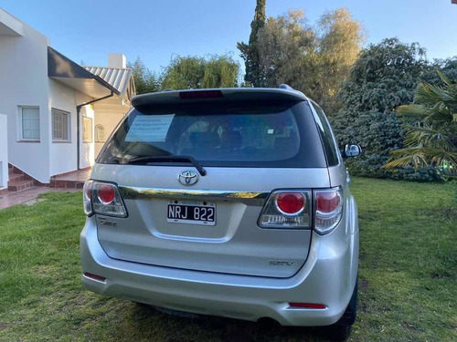 Toyota Sw4 2014 2.7 Srv Cuero Vvti 4x2 4at 7 Asientos
