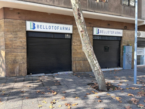 Local Comercial Ideal Farmacia Mac-iver /parque Forestal Pre