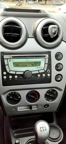 Ford Fiesta Sedan Extra Full 2008