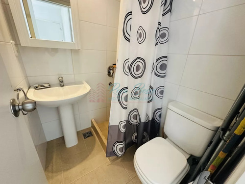 Alquiler De Apartamento De 3 Dormitorios + Dependencia En Amplia Planta En Playa Brava