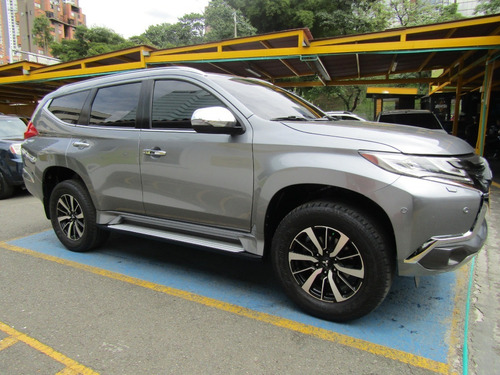 Imagen 3 de 15 de Mitsubishi Montero Sport 3.0 4x4 Mod 2017