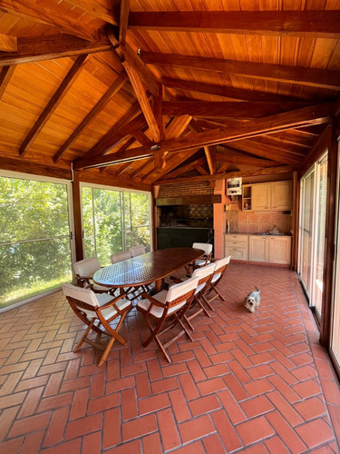 Chalet De Categoría En Country Club Los Cardales