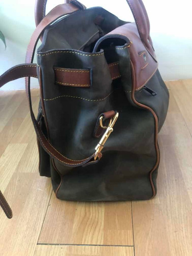 Bolso De Mano 100% Cuero Con Manijas Y Tira Para Colgar.