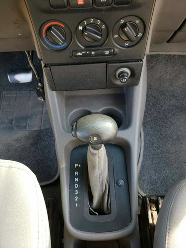 Imagem 5 de 8 de Chevrolet Zafira Automática 2004