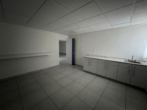 Se Renta Oficina *nueva* De 360 M2 En Edificio Torres Gemelas