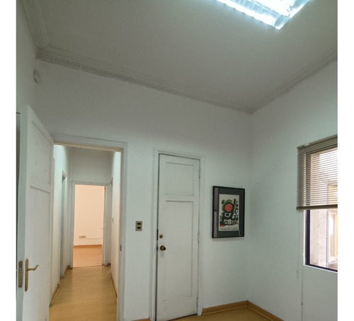 Local Bellas Artes En Edifico 3 Pisos Total 1.185 M²