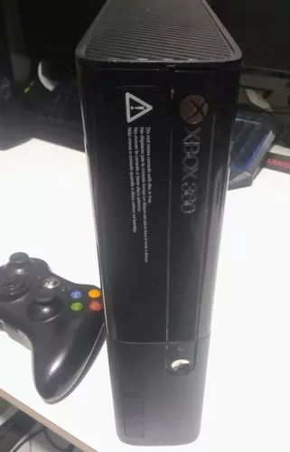 Xbox 360 Slim Bloqueado - Seminovo 